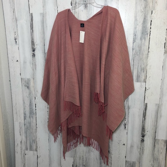Sweaters - NWT Adelante One Size Fits All Pink Fringe Poncho
